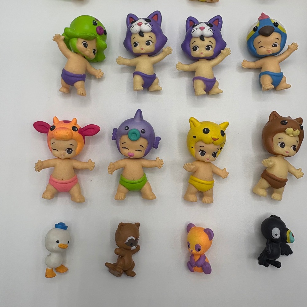 TWOSIES Moose Toys Mini Baby Figures Lot 30pc Multicolor Animal Costume Set GOOD - Picture 2 of 10